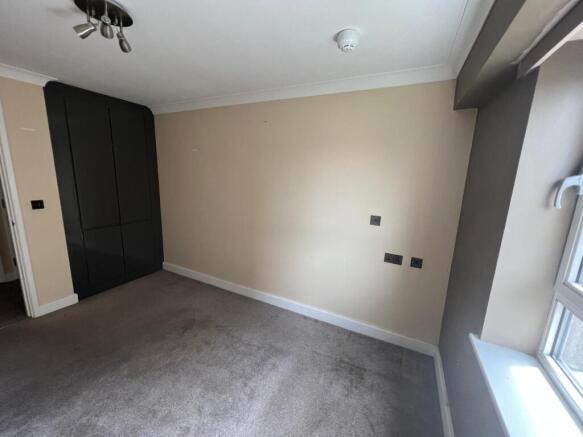 2 bed Flat for sale Image 7