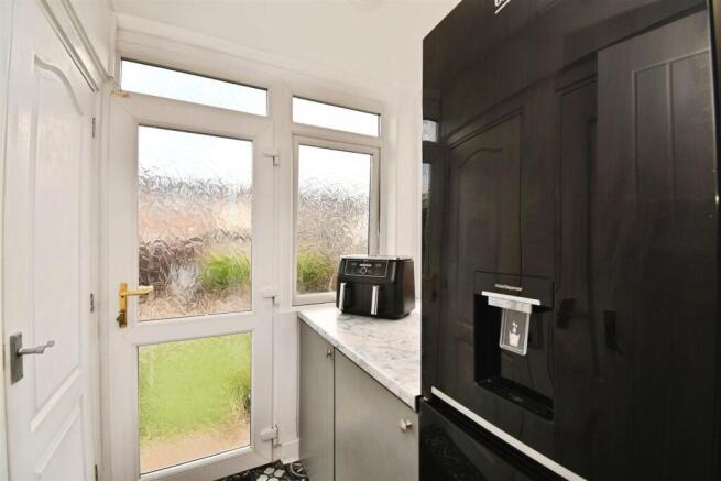 3 bed Terraced for sale Image 7