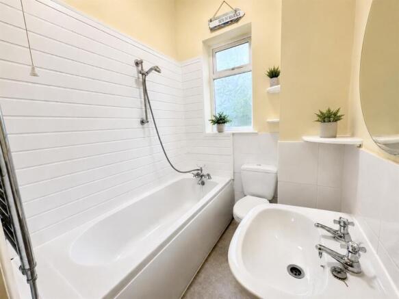 3 bed Terraced for sale Image 8
