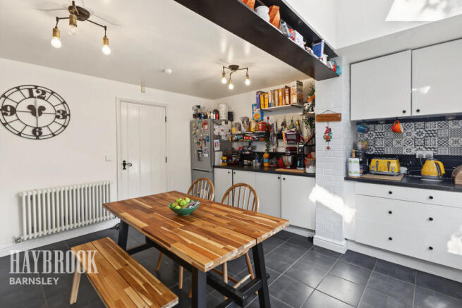 4 bed Town House for sale Image 6