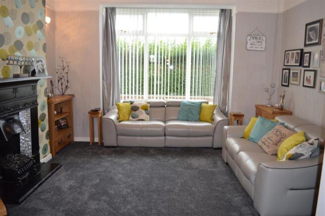 LOUNGE AREA