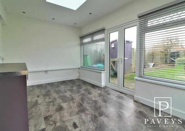 GARDEN ROOM & UTILITY