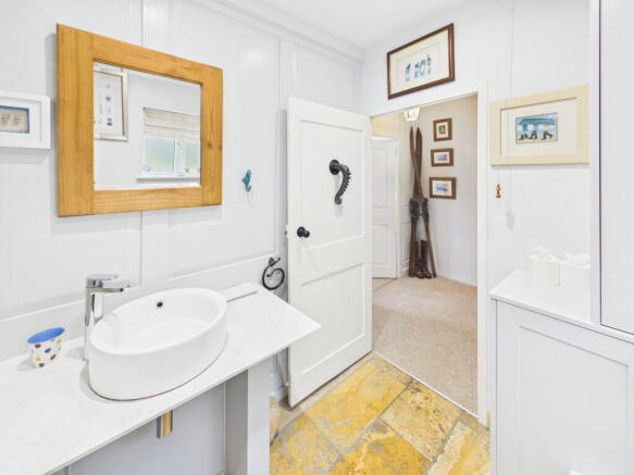 3 bed Terraced for sale Image 7