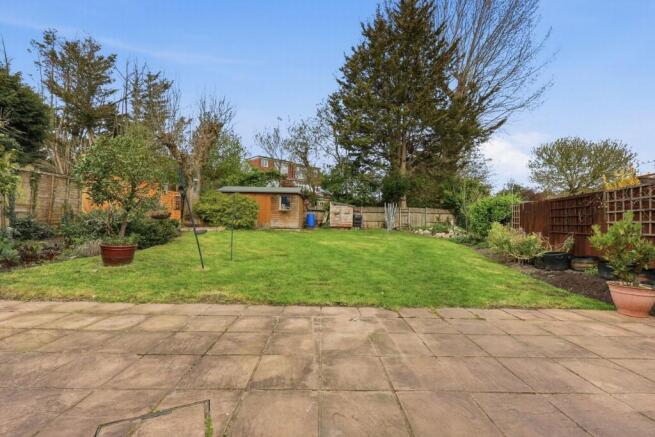 St Anthonys Avenue, Woodford Green, IG8 photo 4