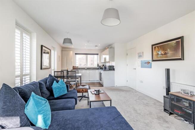 Apt 6 Foxglove House-9_lo.jpg