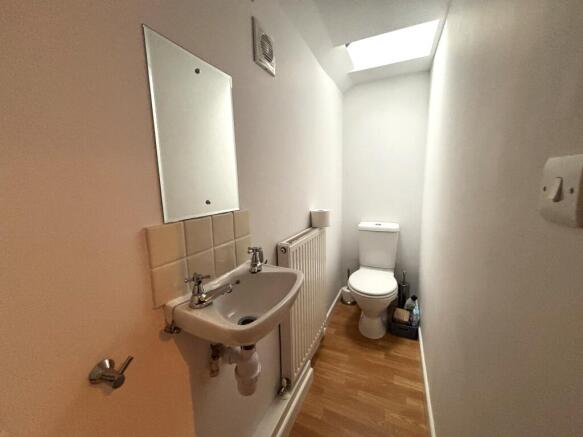 Cloakroom/wc