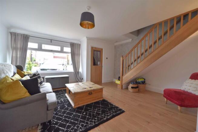 FAMILY/DINING ROOM