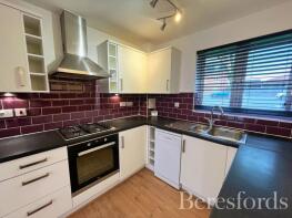 Flat 10, 77 Hawthorne House, Gooshays Gardens, Romford RM3 8FT