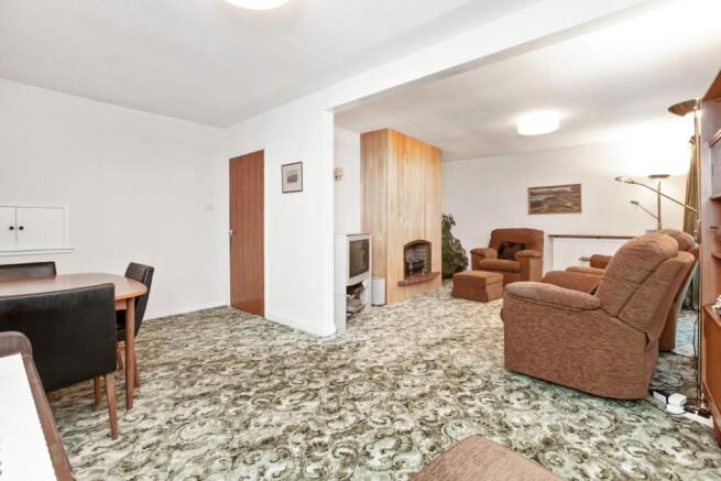 Lounge/Dining room