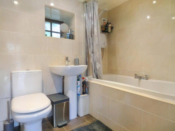 2 bed Semi-Detached for sale Image 8