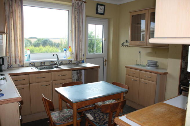 Kitchen/Breakfast...