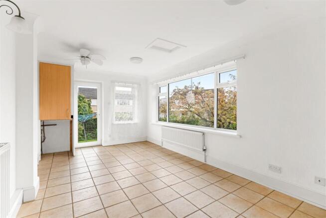 3 bed Semi-Detached for sale Image 10