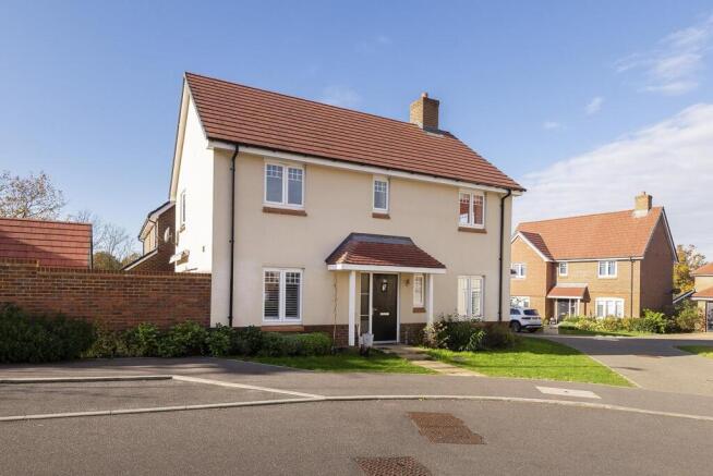 Hailwood Drive, TN8 6FP 002.jpg