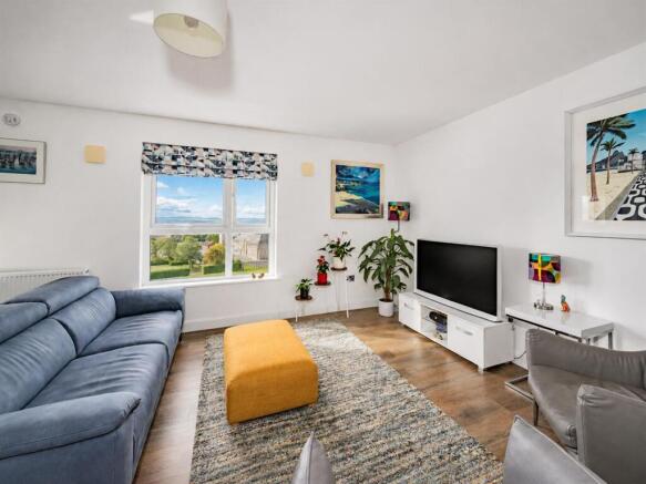 Flat 19 101 Clepington Road Dundee-3.jpg