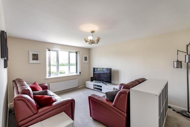 4 bed Detached for sale Image 5