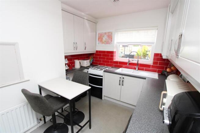 3 bed Semi-Detached for sale Image 7