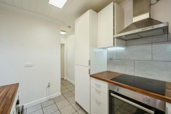 2 bed Terraced for sale Image 6