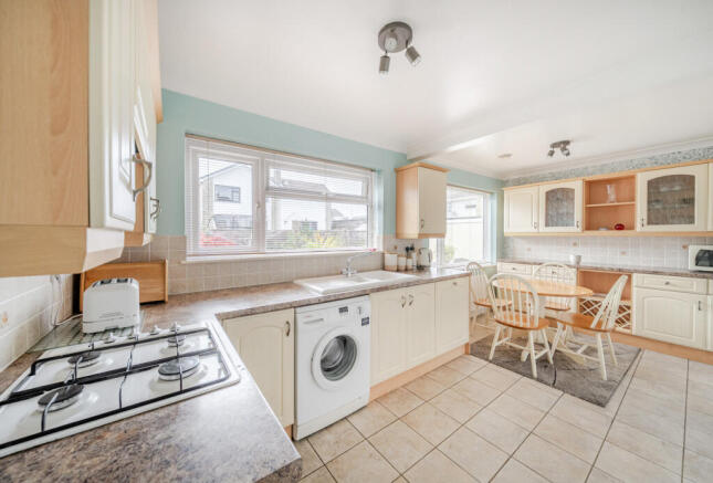 1371767-13-68f63b...