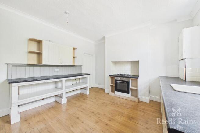 3 bed Semi-Detached for sale Image 4
