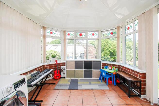 3 bed Semi-Detached Bungalow for sale Image 6