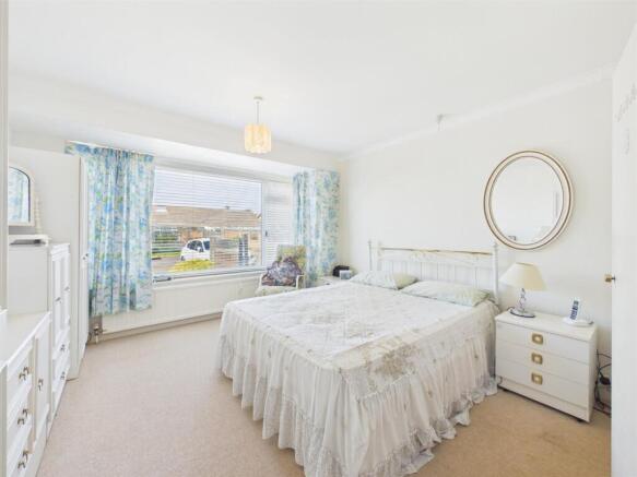 2 bed Detached Bungalow for sale Image 4
