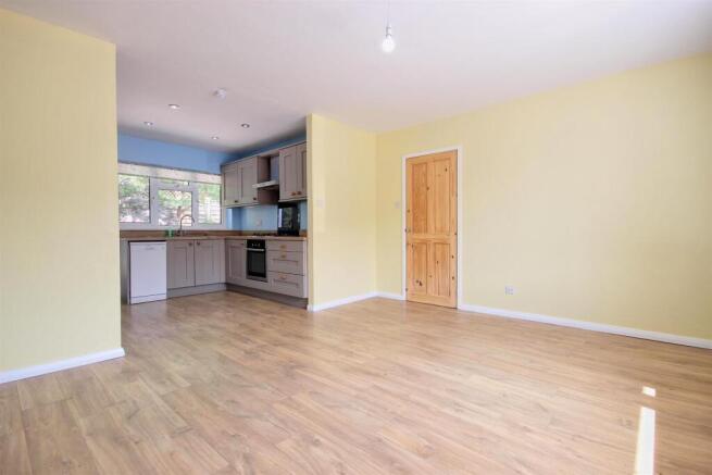 2 bed Semi-Detached Bungalow for sale Image 5