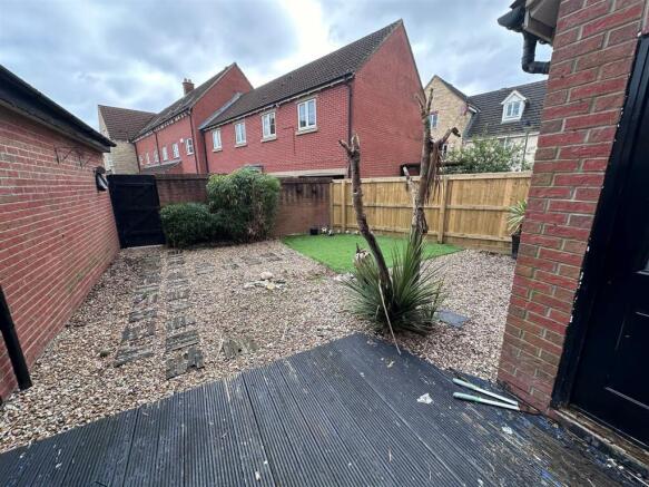 rear garden 3.jpg