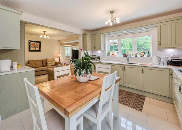 10 Wood Hayes Croft, Westcroft, Wolverhampton, WV10 8PP photo 4