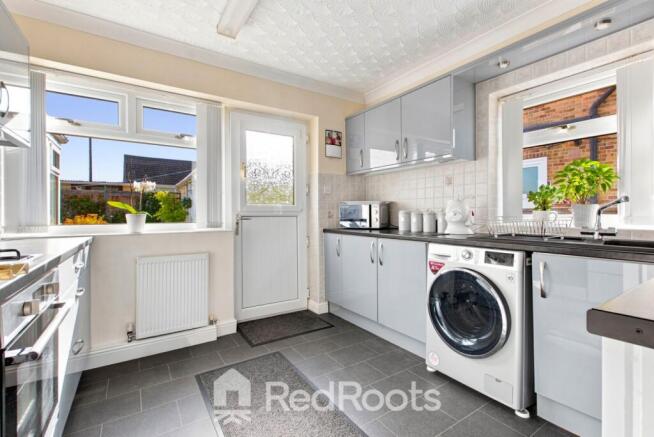 3 bed Semi-Detached Bungalow for sale Image 10
