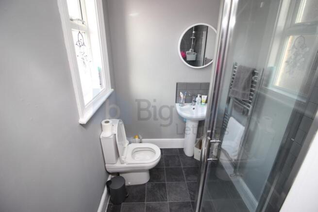6 bed House Share to rent Image 11