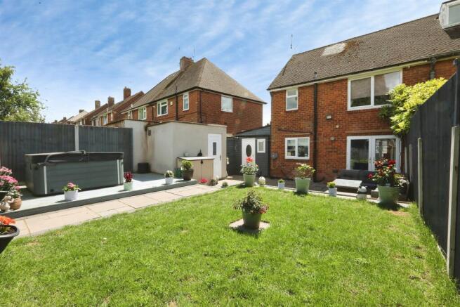 3 bed Semi-Detached for sale Image 12