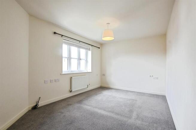 4 bed Detached for sale Image 11