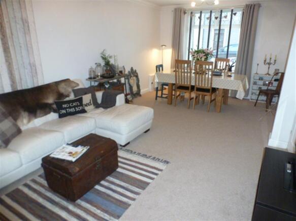 Lounge / Dining Room