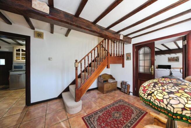 5 bed Link Detached House for sale Image 7
