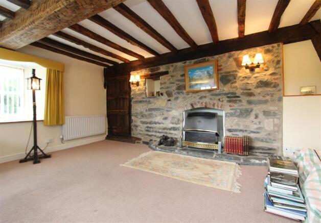 Living Room.jpg
