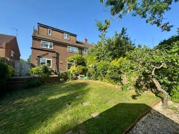 Radstock Way, Merstham, Redhill, RH1 photo 4