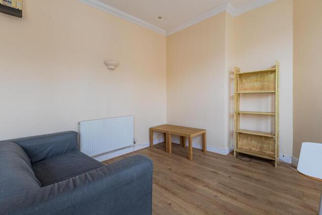 Connaught Road 86, 4-6.jpg