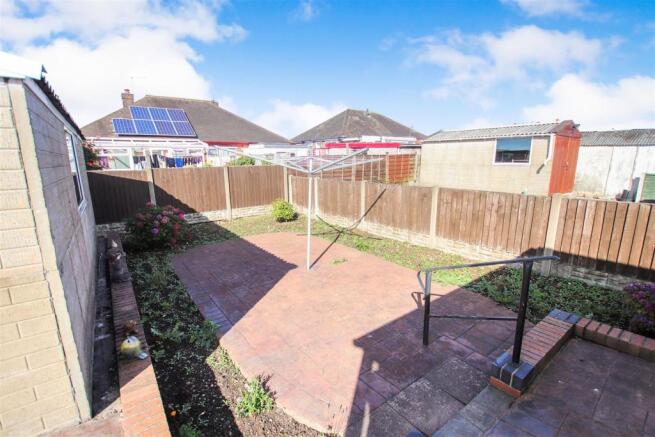 ENCLOSED REAR GARDEN