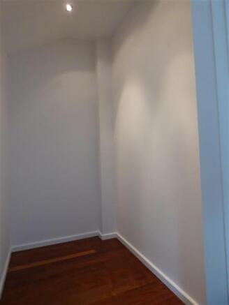 WALK-IN WARDROBE
