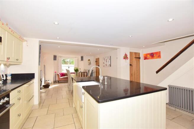 Kitchen/ Breakfast Area