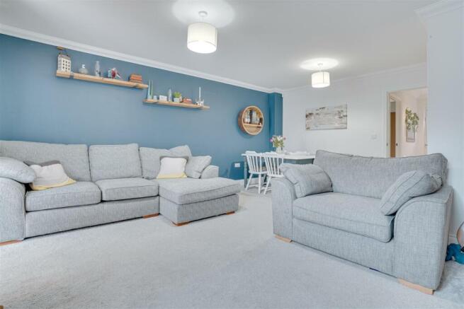 21 Ellis Gardens  Burwell-15.jpg