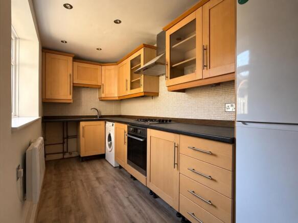 2 bed Terraced to rent Image 4