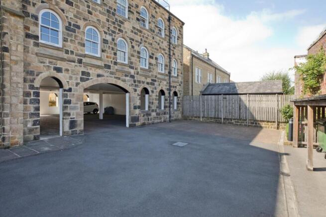 2 bed Flat for sale Image 11
