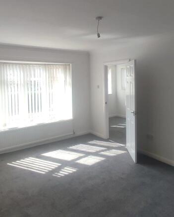2 bed Semi-Detached Bungalow to rent Image 6