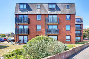 35, Ambleside Court, Marine Parade East, Clacton-on-sea CO15 6JL