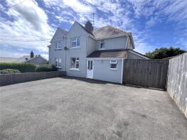 5, Woodfield Grove, Cosheston, Pembroke Dock SA72 4UE