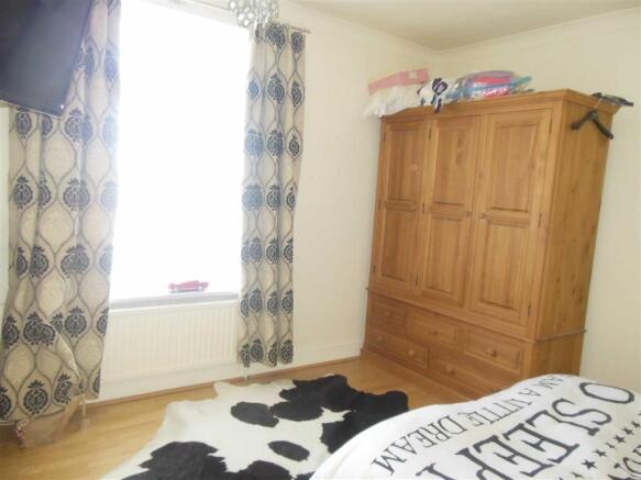 Bedroom no.1 front d