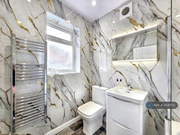 Downstairs Family Bathroom 