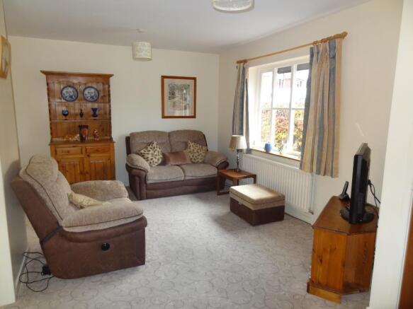 LOUNGE AREA