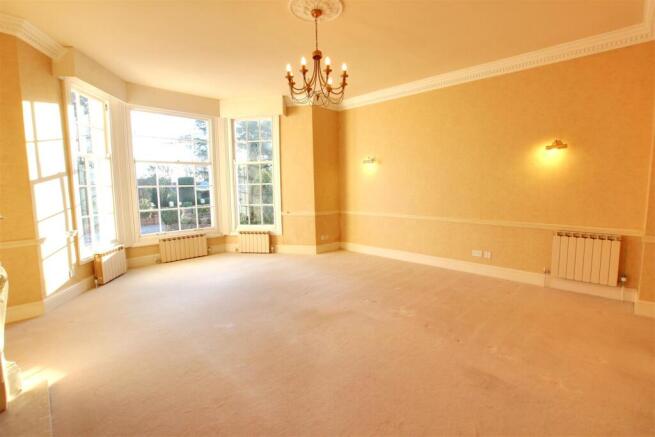 2 bed Apartment for sale Image 8